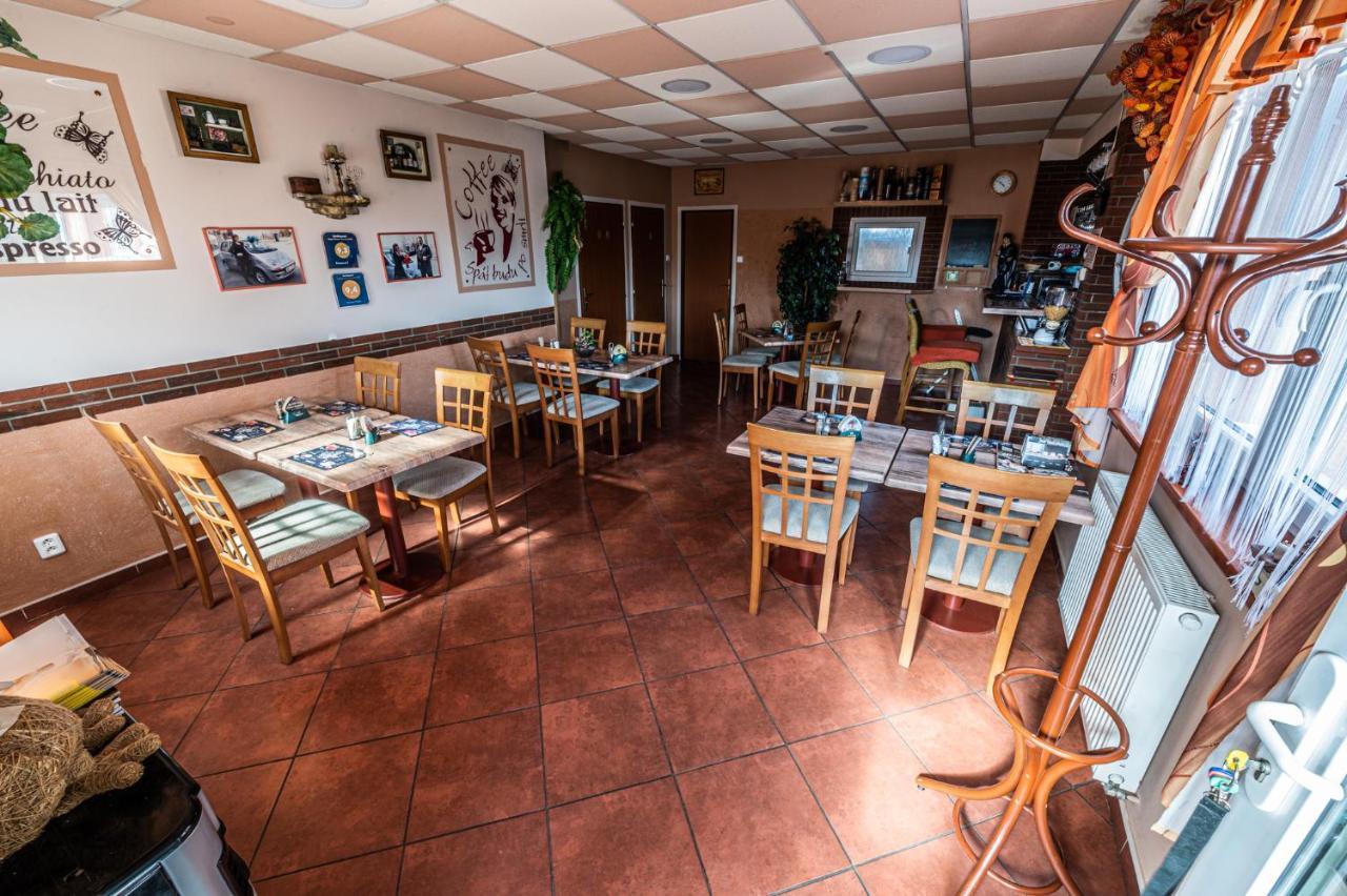 Penzion U Tulaka Dobrichovice Exterior photo