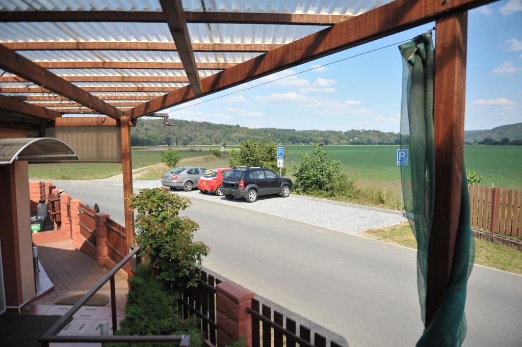 Penzion U Tulaka Dobrichovice Exterior photo